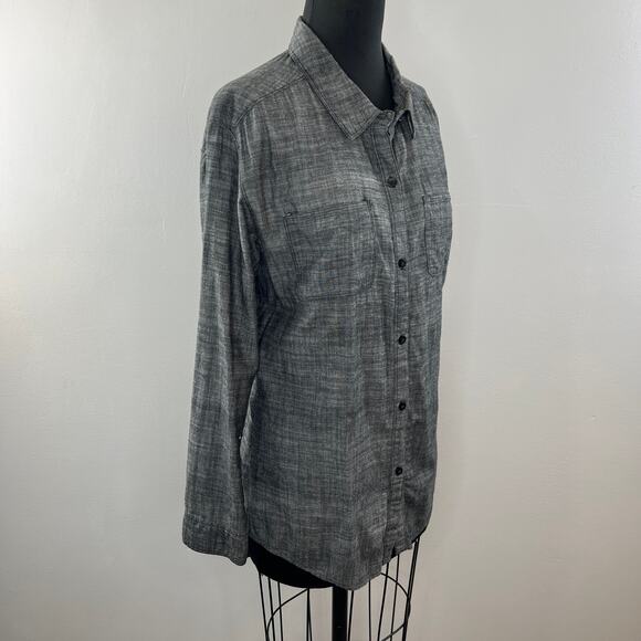 FREE PEOPLE Gray Cotton Long Sleeve Button Down Laser Cut Back Blouse Size L - Picture 3 of 9